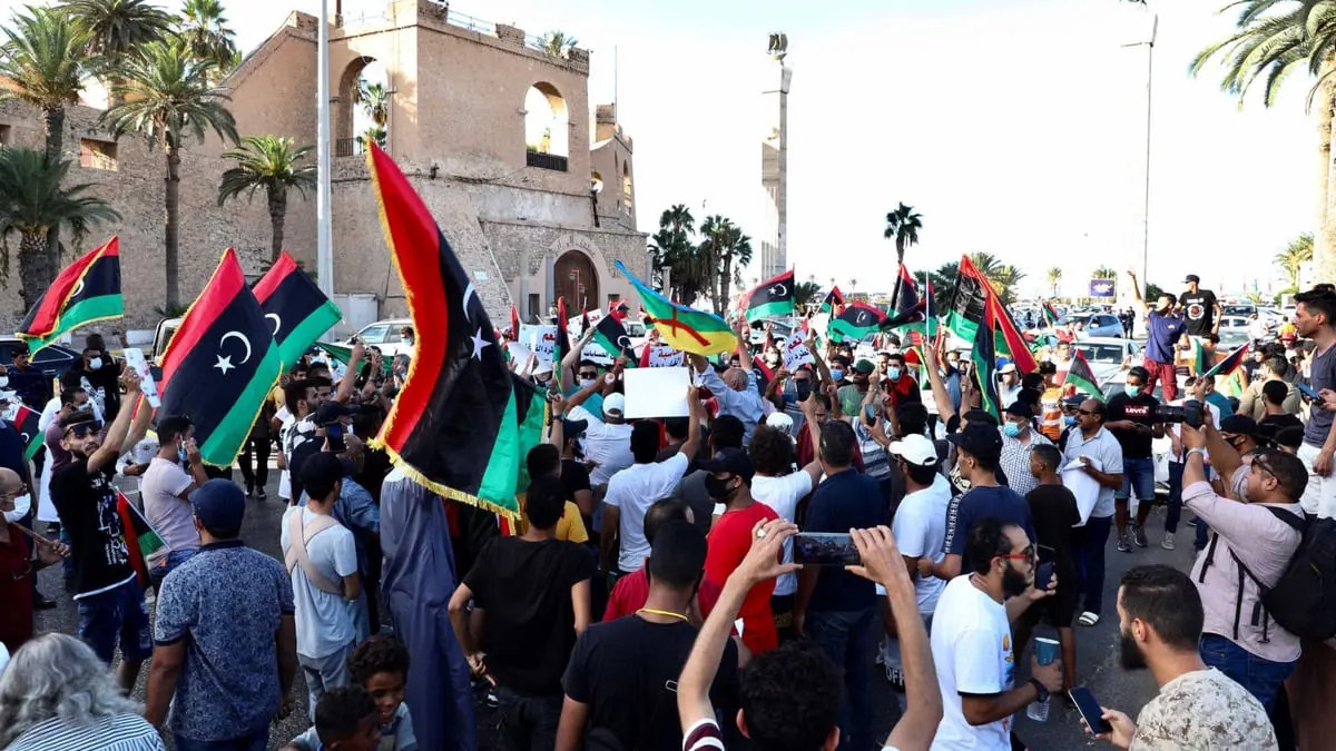 "جون أفريك": تصاعد الغضب الشعبي يهدد بإشعال ثورة في ليبيا