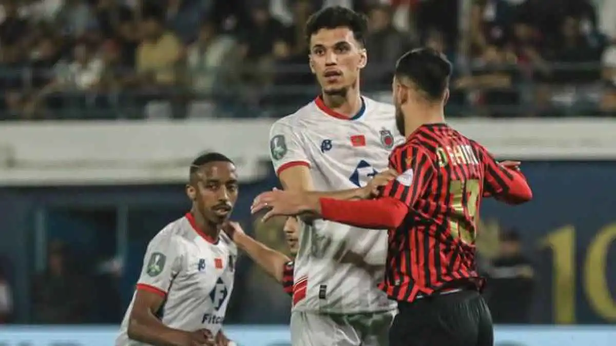 "ضربة جزاء غير صحيحة".. عزيز بنيج يهاجم حكم مباراة أولمبيك آسفي واتحاد العاصمة