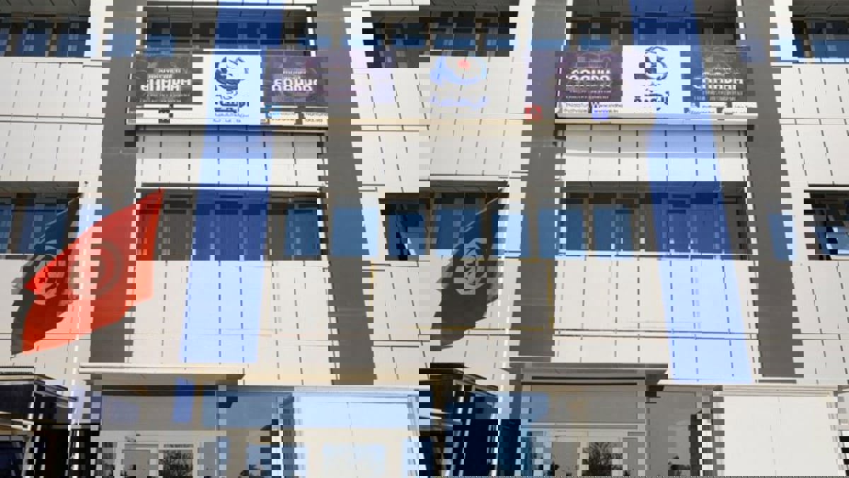 تونس.. "النهضة": استقالة نادية عكاشة فرصة لإطلاق سراح نور الدين البحيري