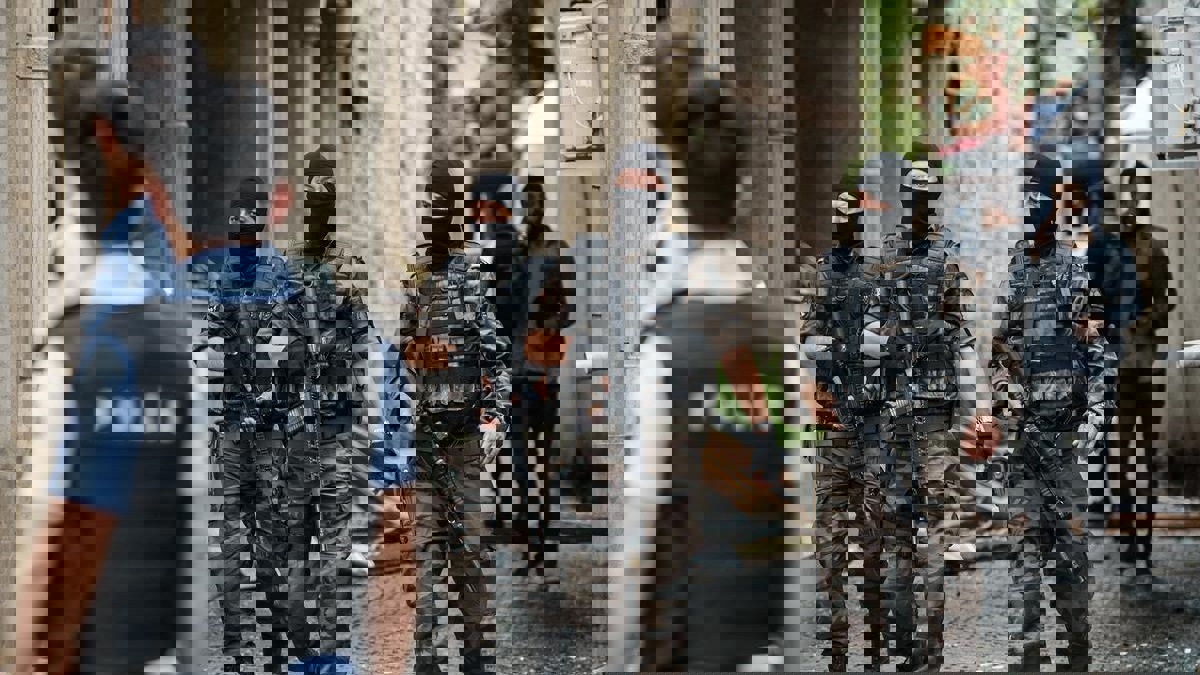 تركيا تأمر باعتقال 228 للاشتباه في صلاتهم برجل الدين فتح الله غولن