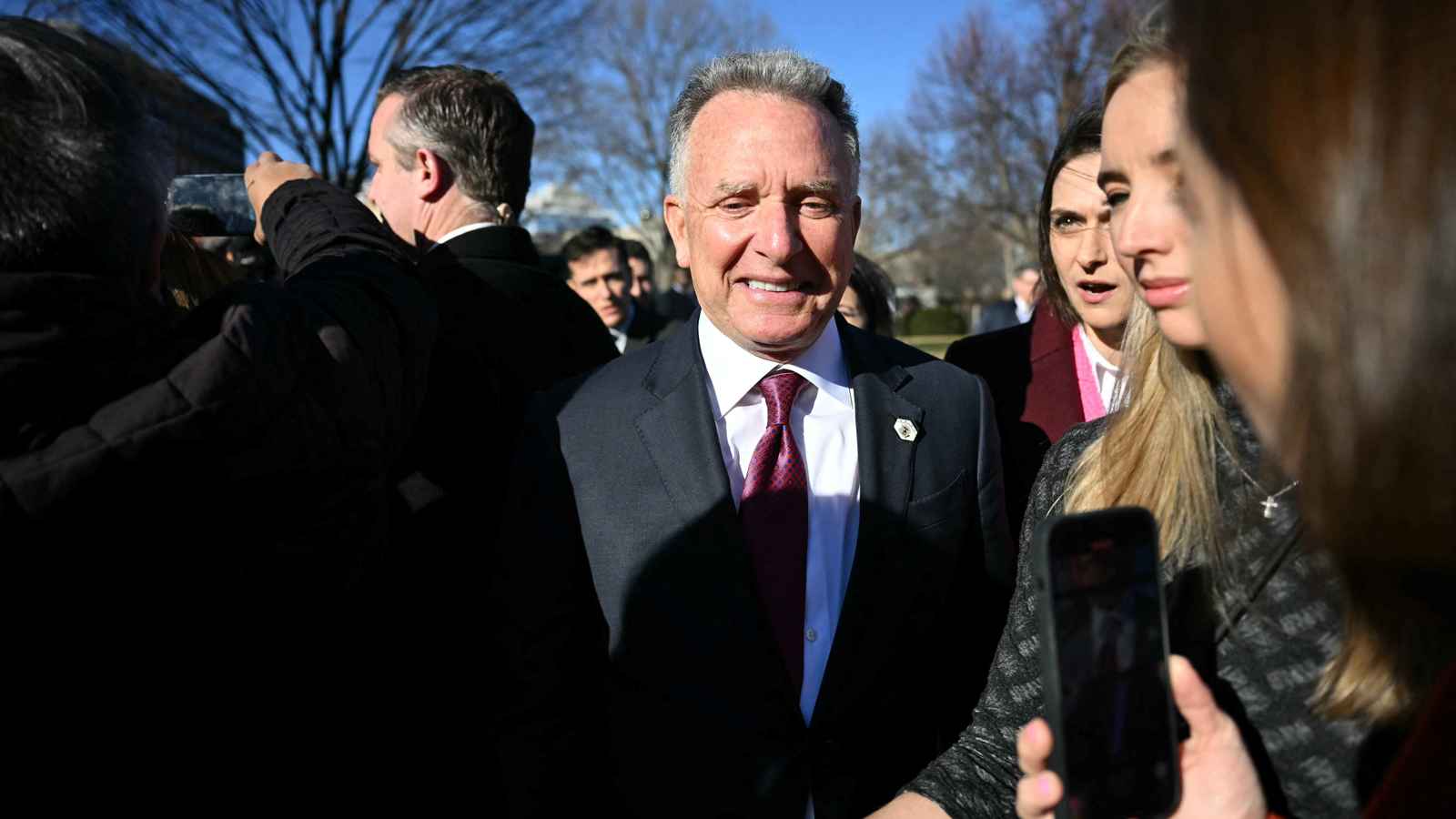 ترامب يستعين بـ"الرجل الخطير" لعقد صفقة مع روسيا.. فمن هو؟