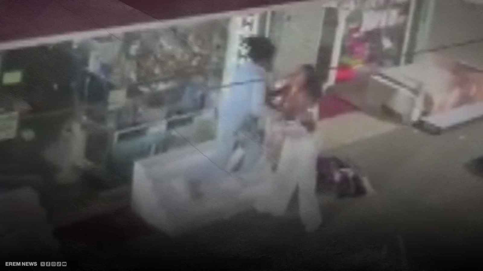 "سبب غير متوقع".. مشاجرة حامية بين سائحتين في تركيا (فيديو إرم)