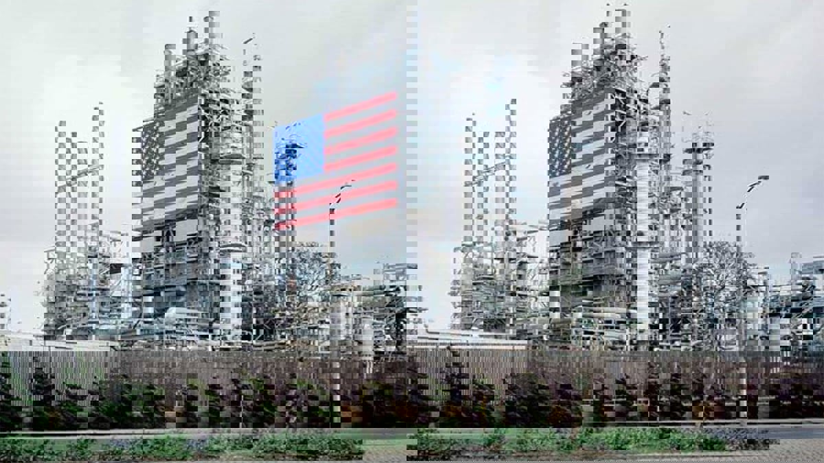 النفط يرتفع 4% عند الإغلاق رغم زيادة مخزونات الخام الأمريكية‎‎