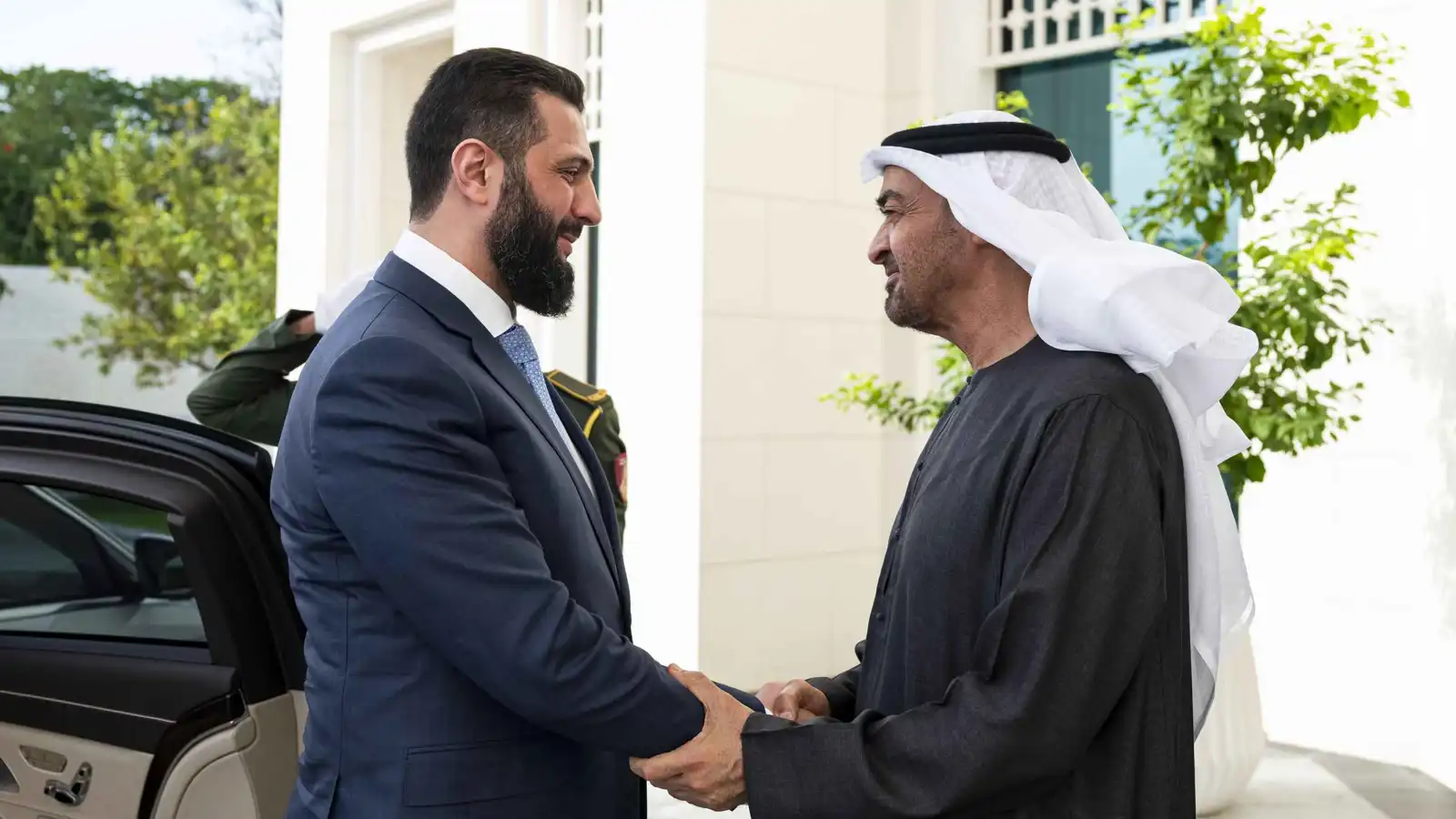 "لُبّيت".. الشرع يشكر رئيس الإمارات على تلبية طلبه