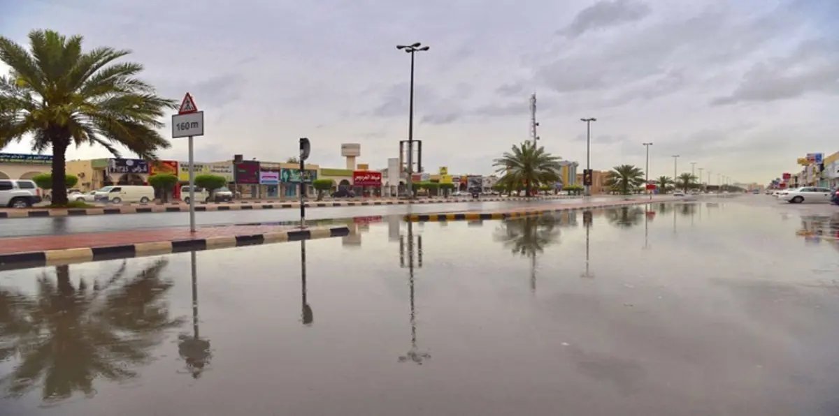 حالة من عدم الاستقرار الجوي تلف السعودية والإمارات وطقس معتدل في الكويت