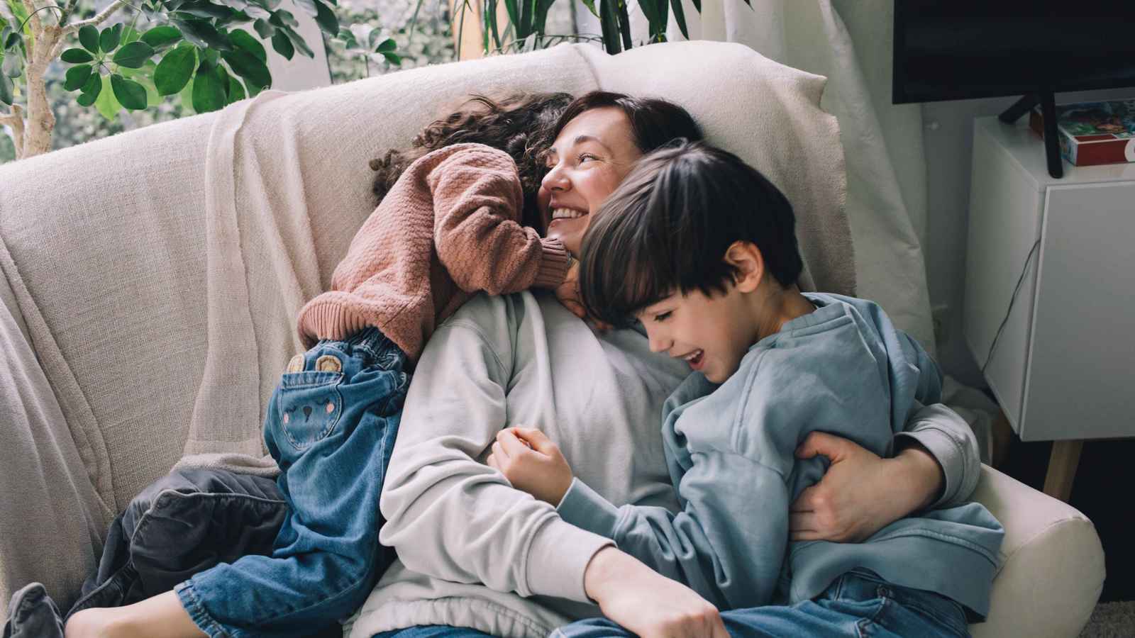 "الأكبر سناً والوحيدون".. ما أثر ترتيب الولادة على صحة الأطفال النفسية؟