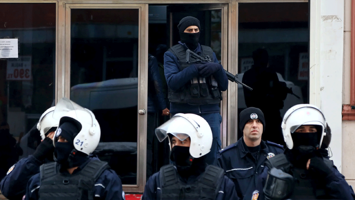 بعد اعتقال العشرات "على الشبهة".. تنديد دولي واسع بـ"ترهيب" المحامين الأتراك