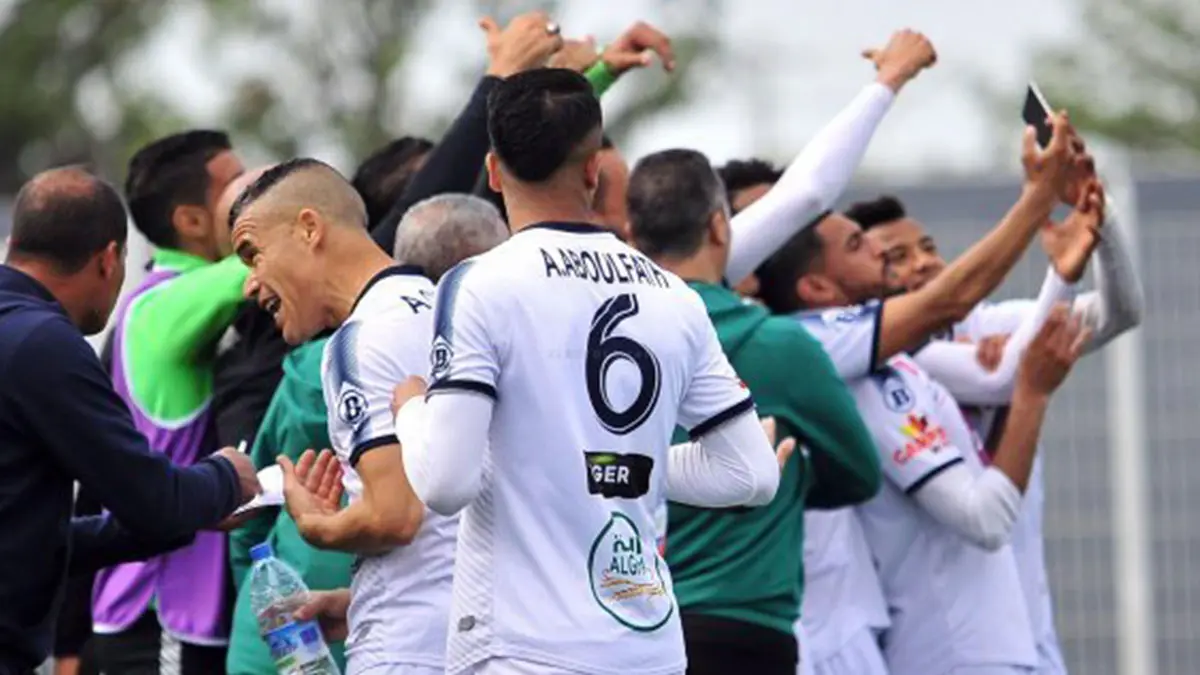 الاحتفال بهدف على طريقة السيلفي يكلّف فريقًا بالدوري المغربي التعادل (فيديو)