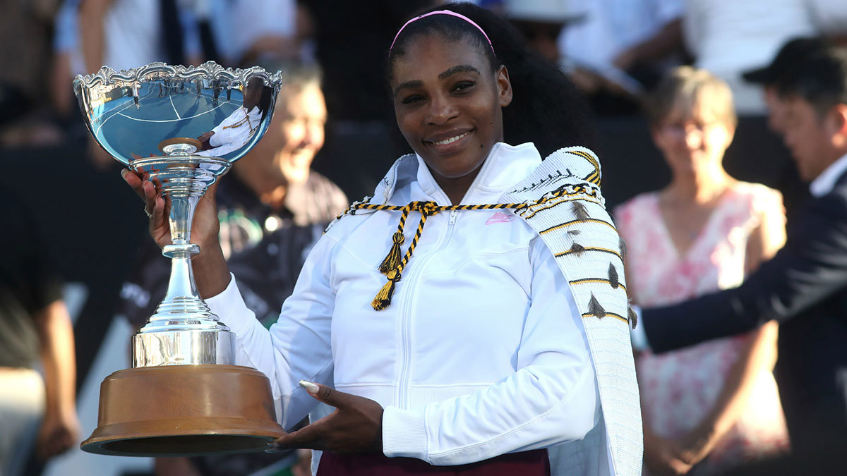سيرينا وليامز تهزم بيغولا في أوكلاند وتحرز أول لقب منذ 3 سنوات