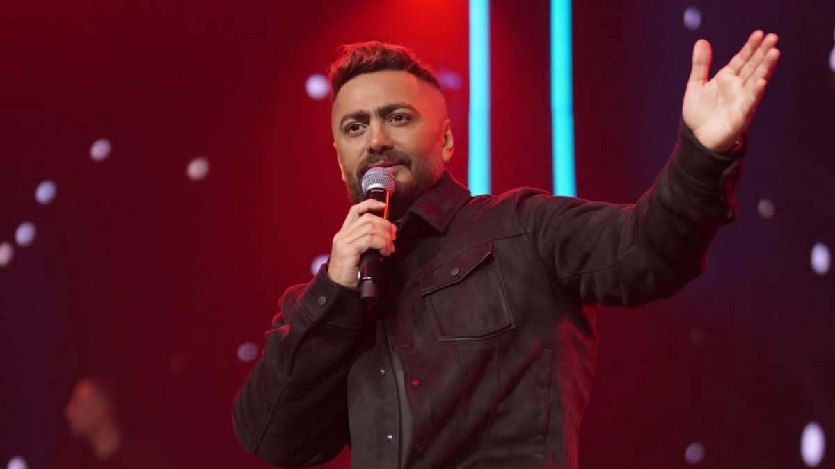 تامر حسني برفقة صناع مسرحية "الباشا"