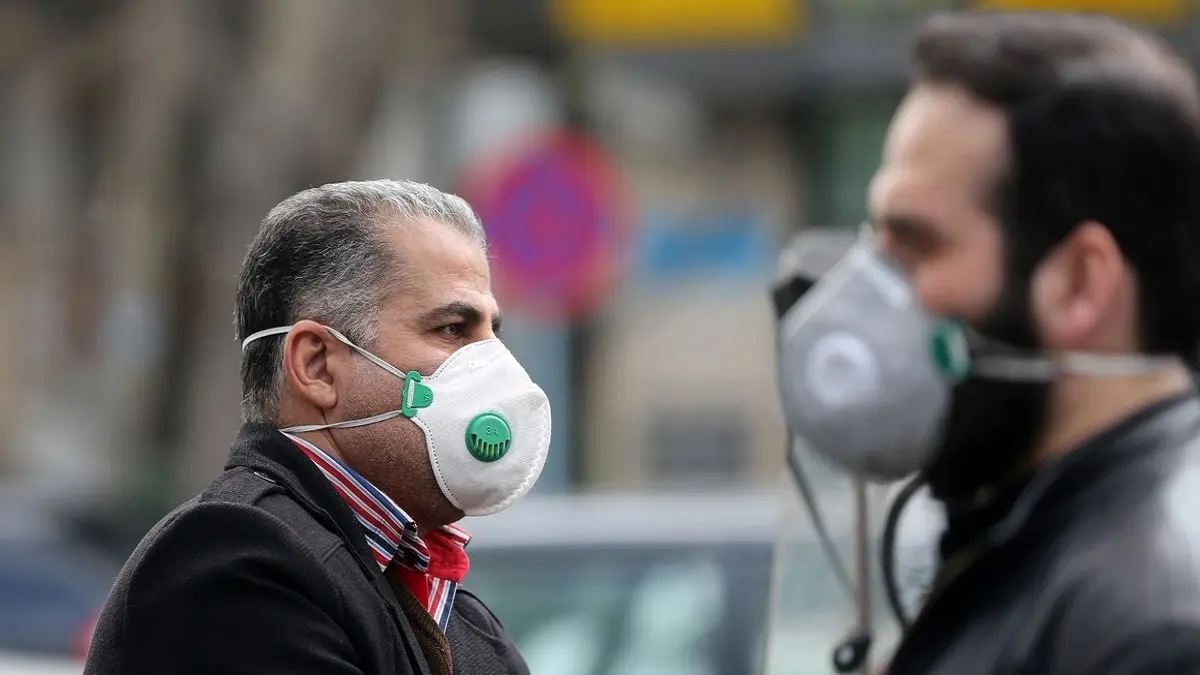 تجار في إيران يحتكرون الكمامات ومواد التعقيم في ظل انتشار "كورونا"