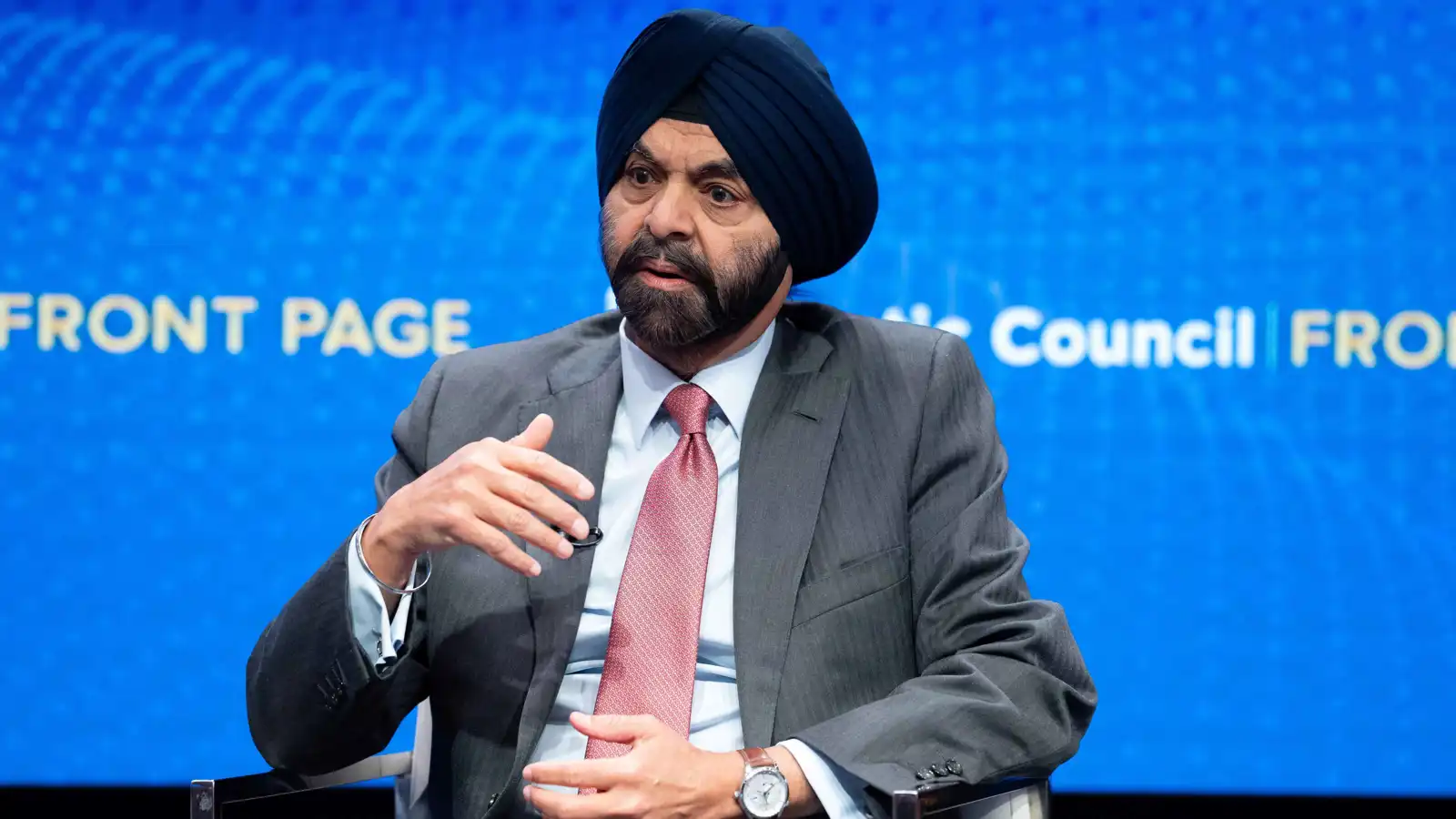 "انهيار متسلسل".. البنك الدولي يحذر من تداعيات حرب إيران