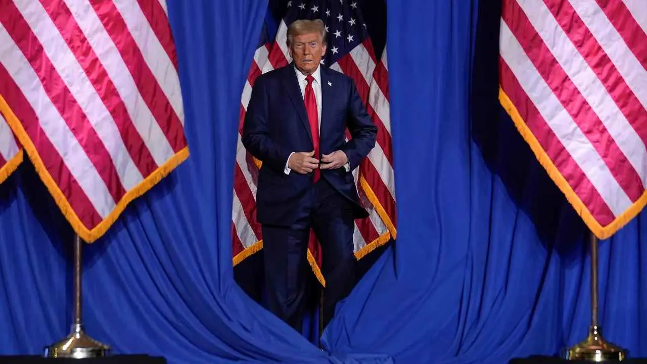 أمريكا أمام اللحظات الحاسمة.. ترامب بطريقه لفرض "السيطرة الثلاثية" على السلطة