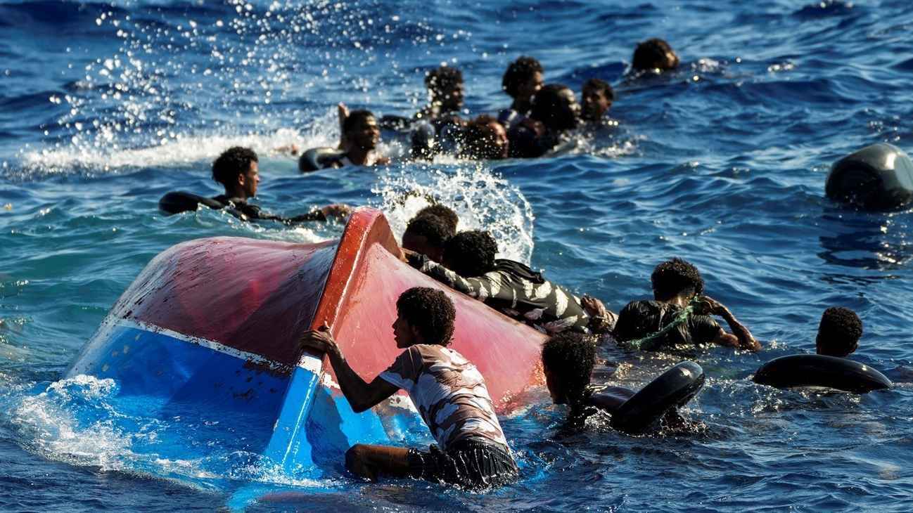 انتشال جثث 4 مهاجرين بعد غرق قارب قبالة ليسبوس اليونانية