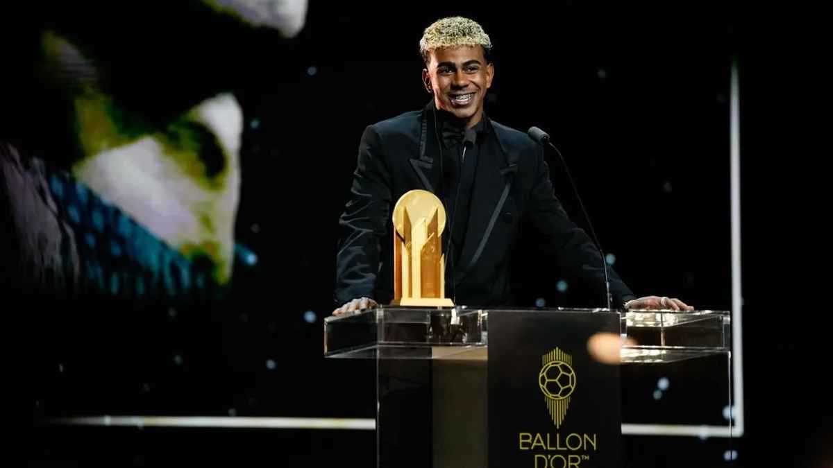 لماذا يرفض لامين يامال التوقيع على القمصان للمشجعين؟