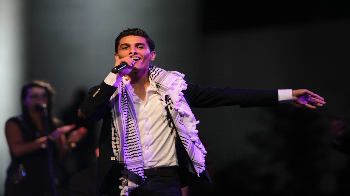 محمد عساف يغني للوطن في كليب "جينالك يا فلسطين" (فيديو)