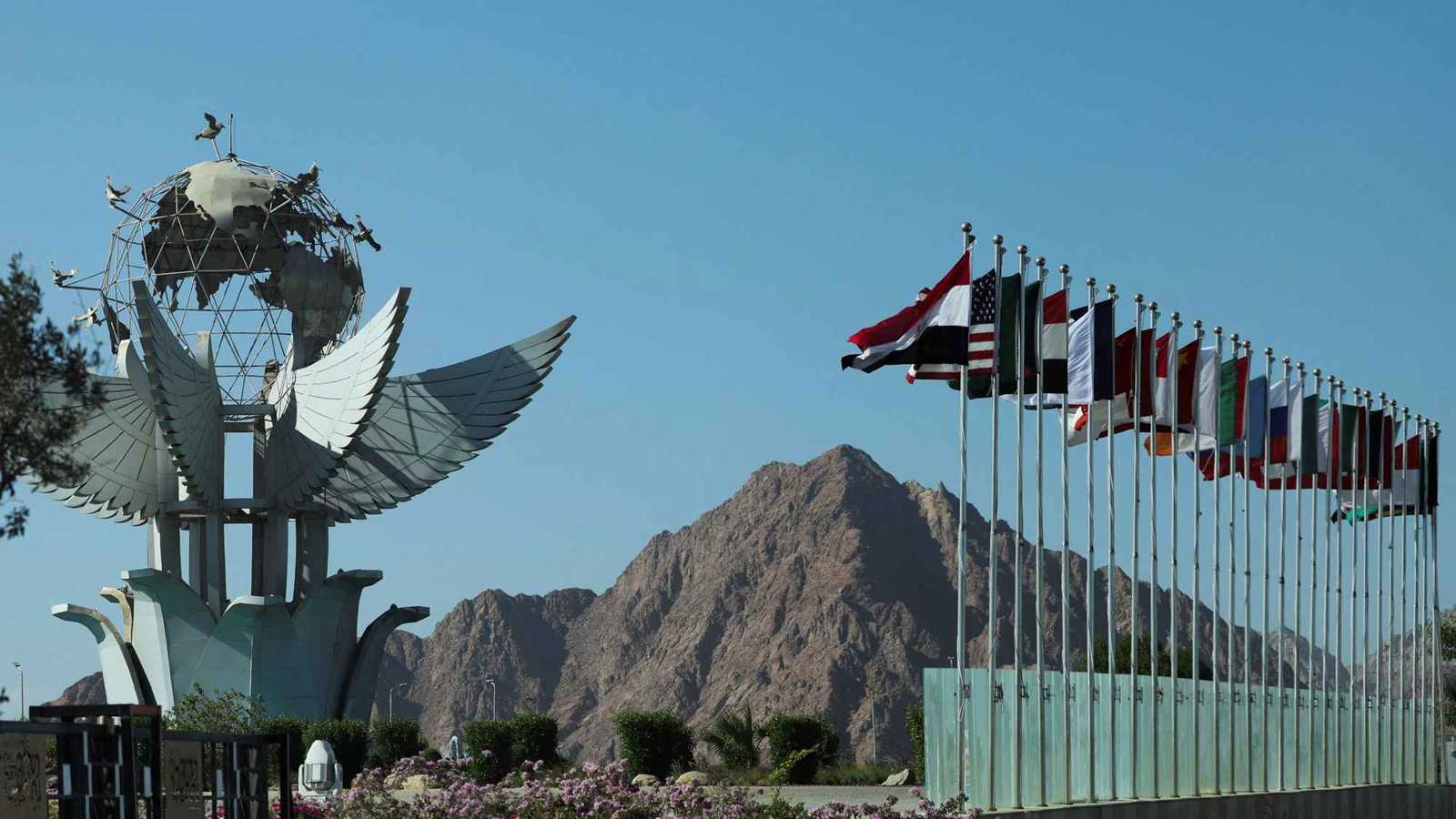 قطر تتابع مع مصر التحقيقات حول وفاة 3 مسؤولين في شرم الشيخ (صور)