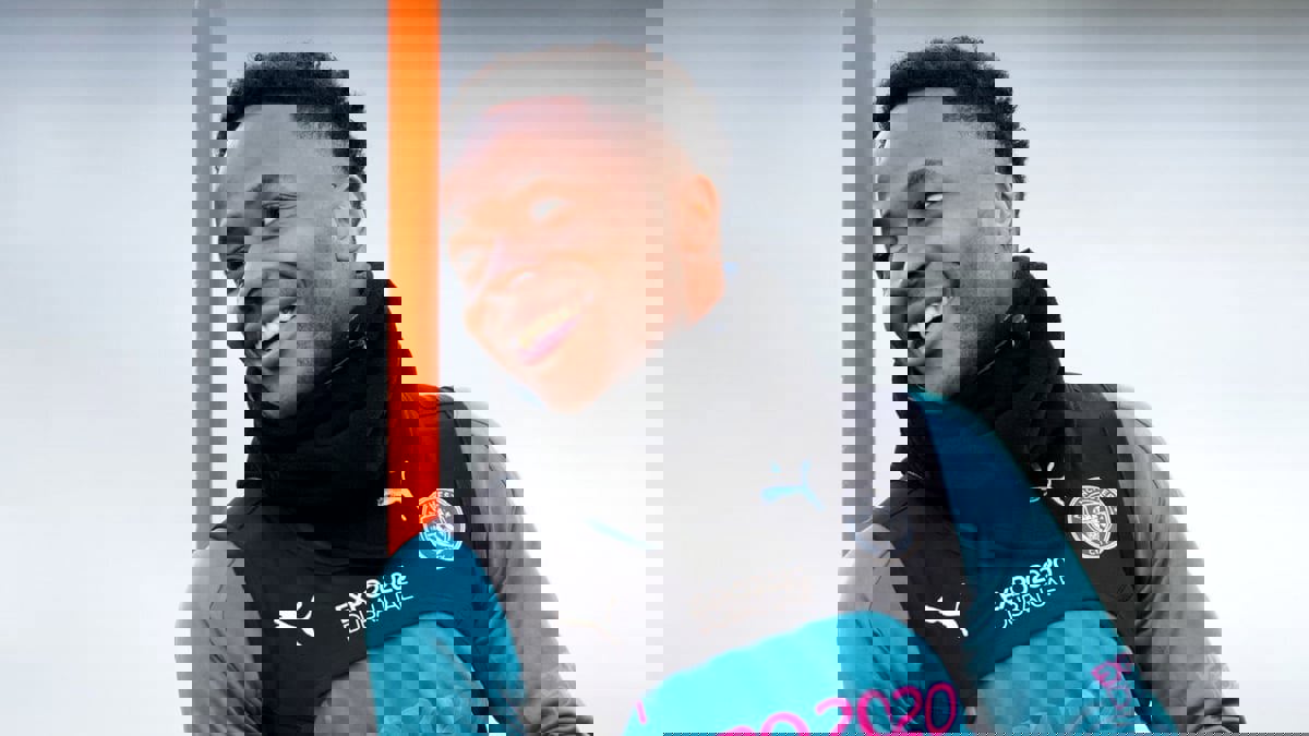 ديلي ميل: ريال مدريد وتشيلسي يفكران في التعاقد مع رحيم سترلينغ