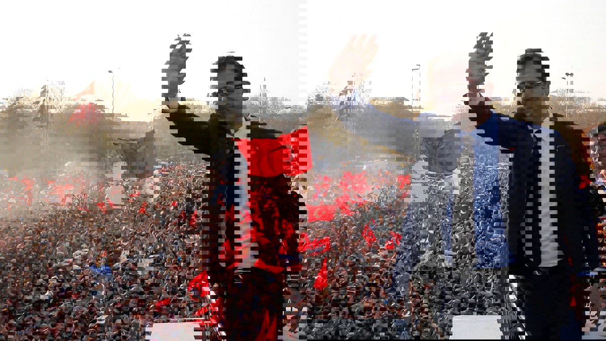 إمام أوغلو يتسلّم وثيقة رئاسة بلدية إسطنبول الكبرى‎