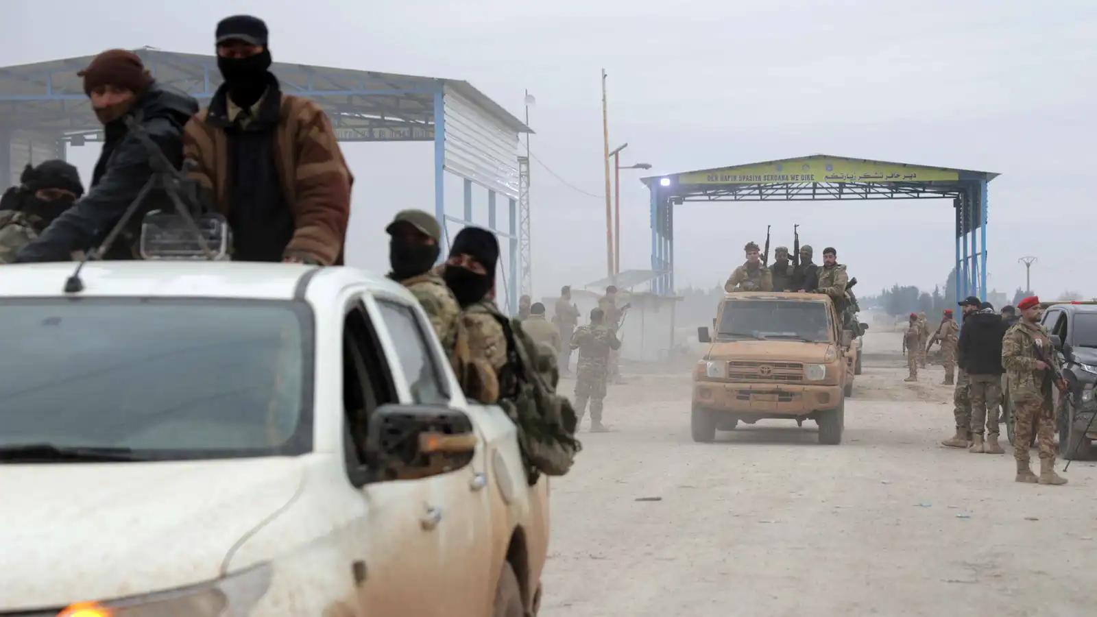 غرب الفرات "يشتعل".. قتلى واشتباكات واتهامات بخرق "اتفاق حلب" (فيديو)