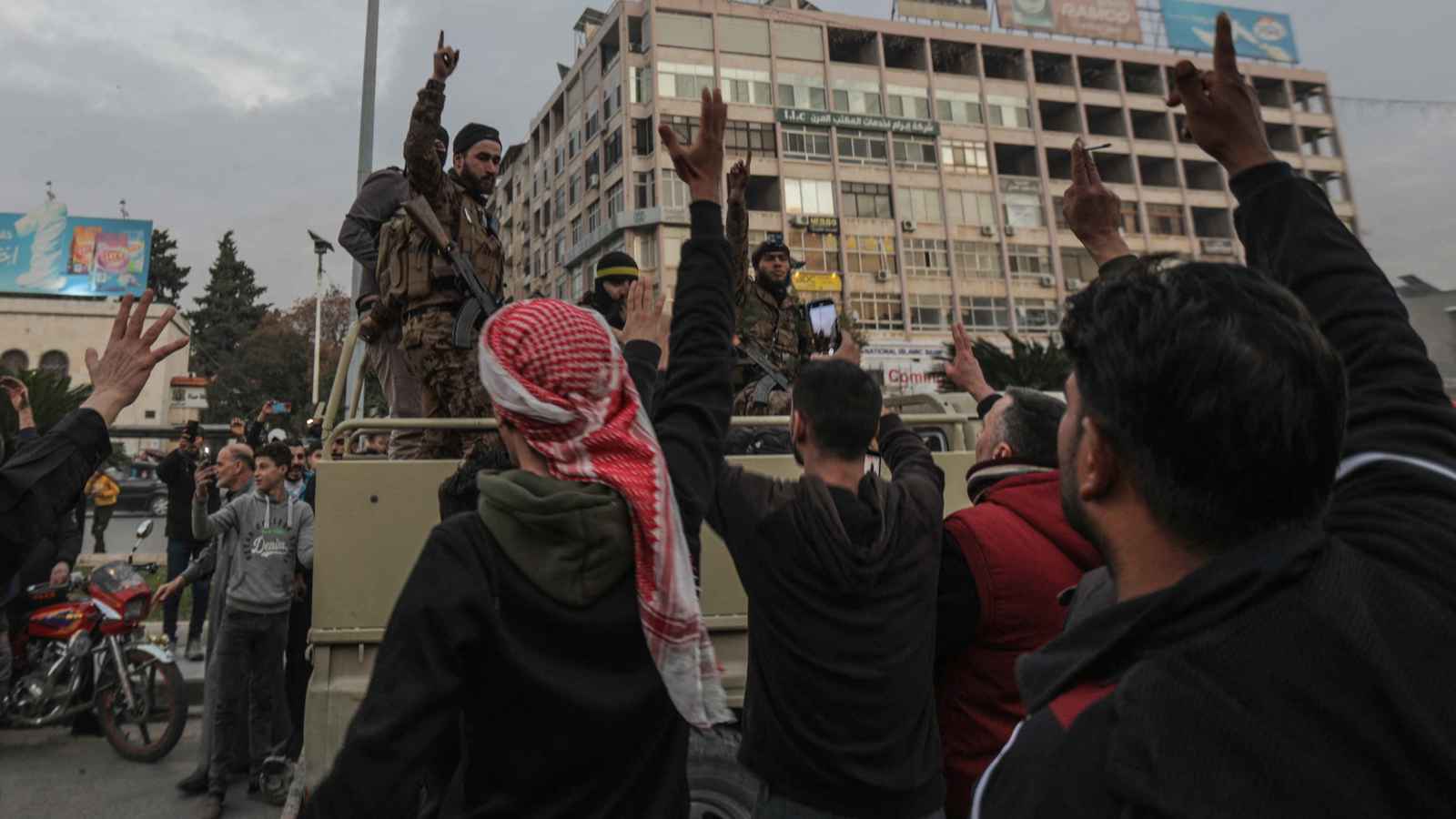 عشرات القتلى والجرحى بهجوم مشترك على الفصائل في ريفي حماة