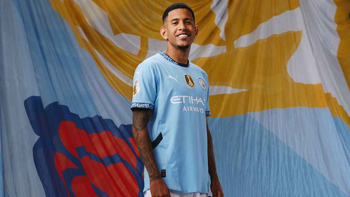 بعد فشل صفقة سافينيو.. توتنهام يتحرك لضم نجم منتخب هولندا