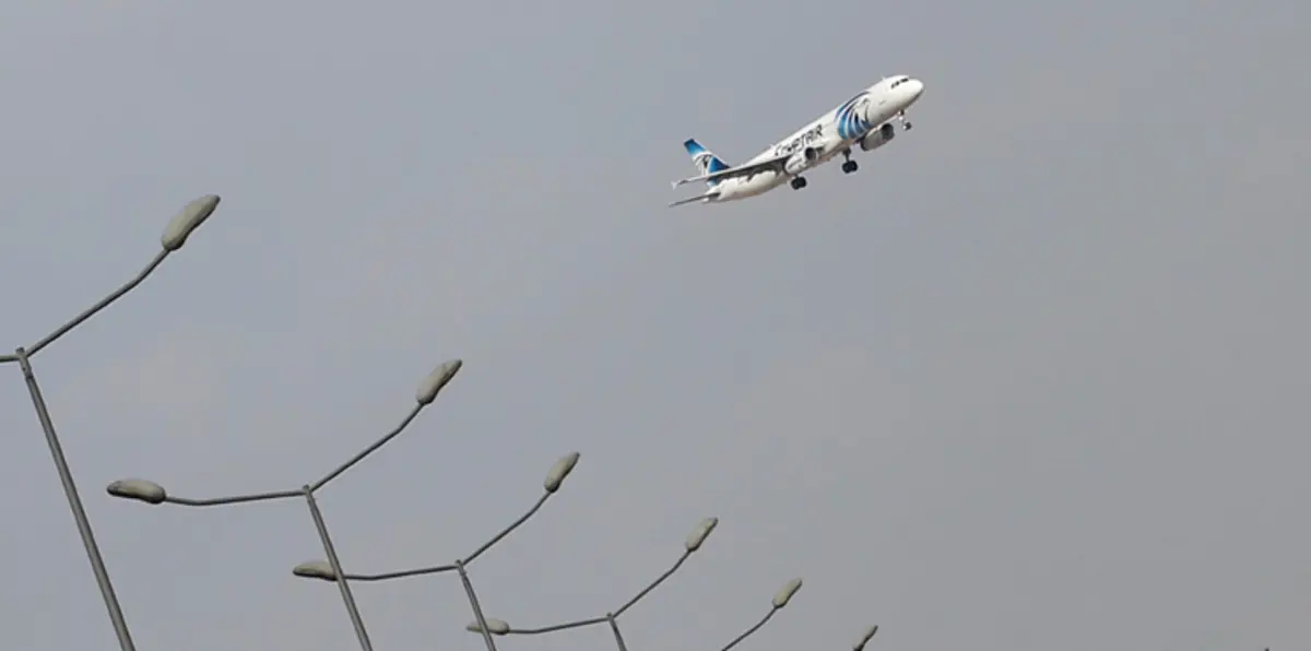 مصر تستعين بشركتين فرنسية وإيطالية لإيجاد الصندوقين الأسودين للطائرة المنكوبة