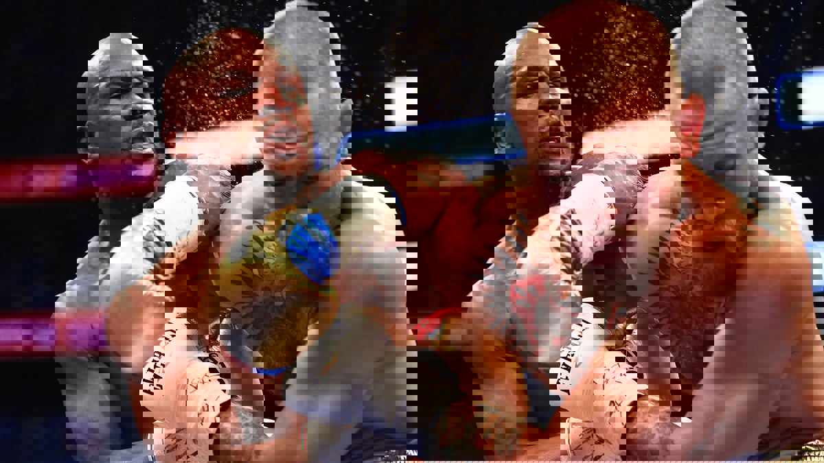 محادثات قوية لتنظيم نزالين بين مايويذر ومكغريغور في أبوظبي والسعودية