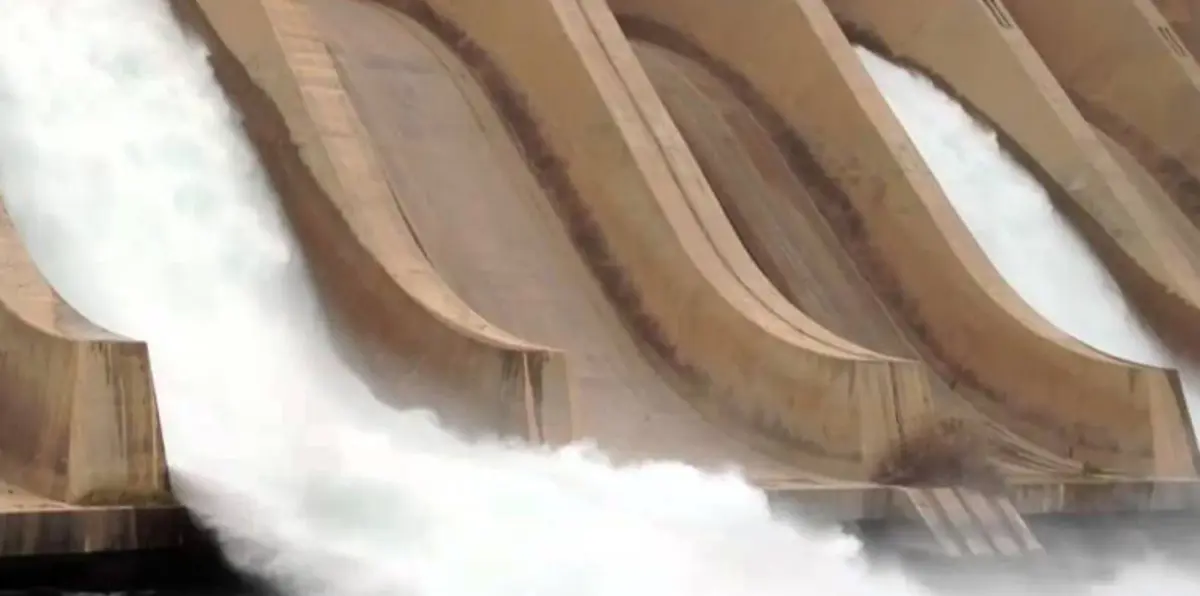 داعش يقصف مواقع عند سد الطبقة