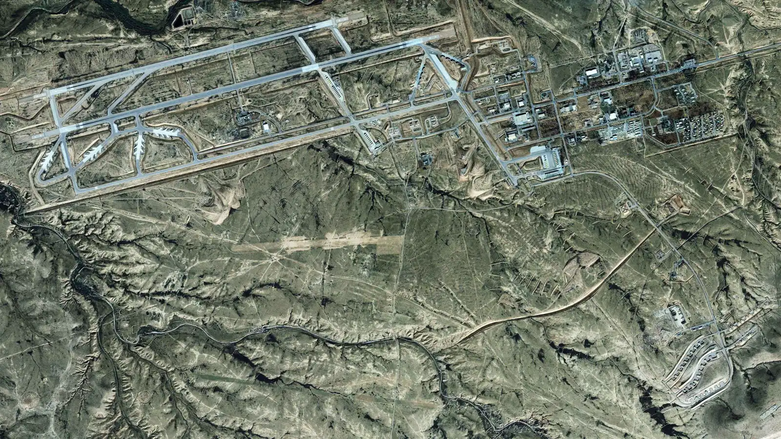 جسر جوي نحو "نيفاتيم".. هل تعد واشنطن وتل أبيب لـ"مواجهة كبرى" في الشرق الأوسط؟