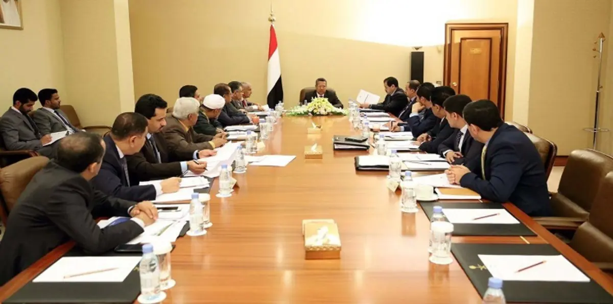 الحكومة اليمنية تطالب التحالف العربي بحماية مياهها الإقليمية من السفن الإيرانية‎