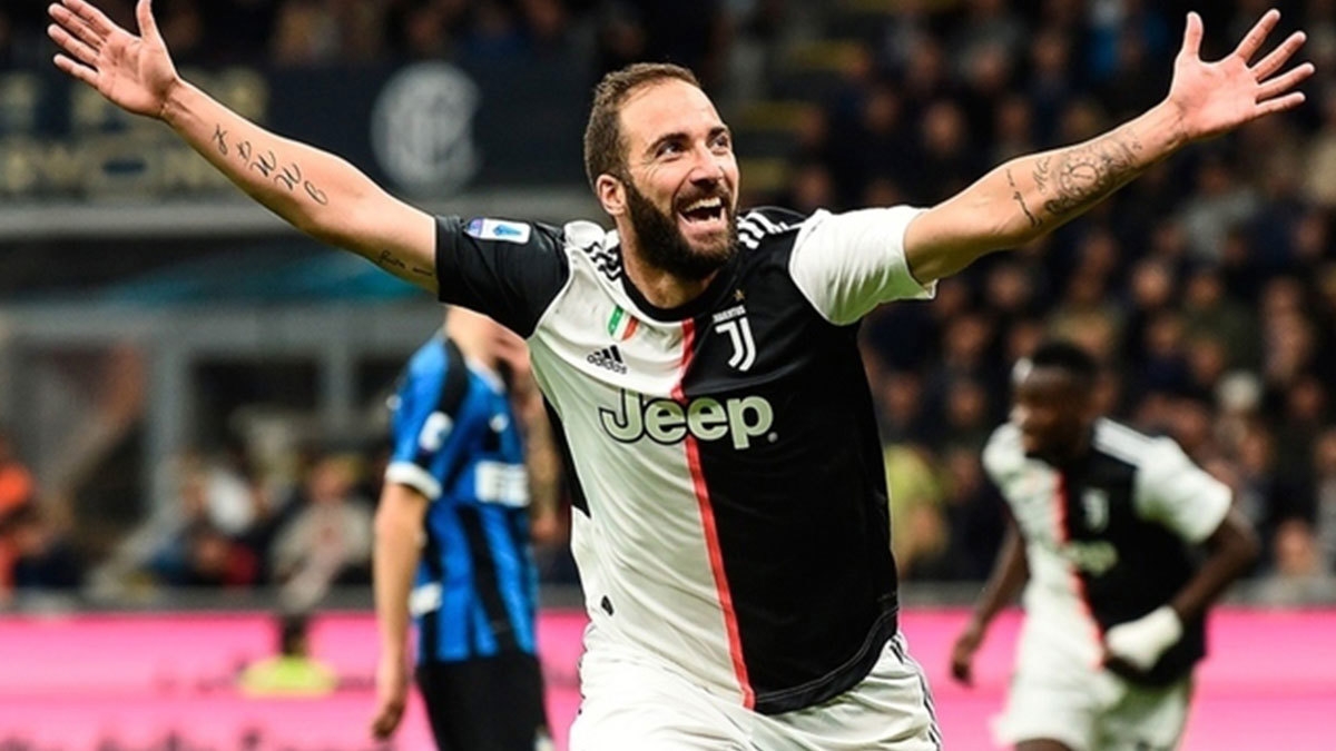 هيغواين على رادار باريس سان جيرمان لتعويض كافاني