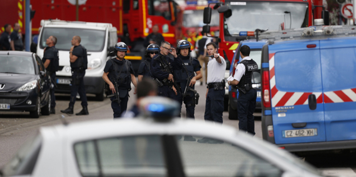 فرنسا تحبط هجومًا "إرهابيًا" وتعتقل 4 أشخاص