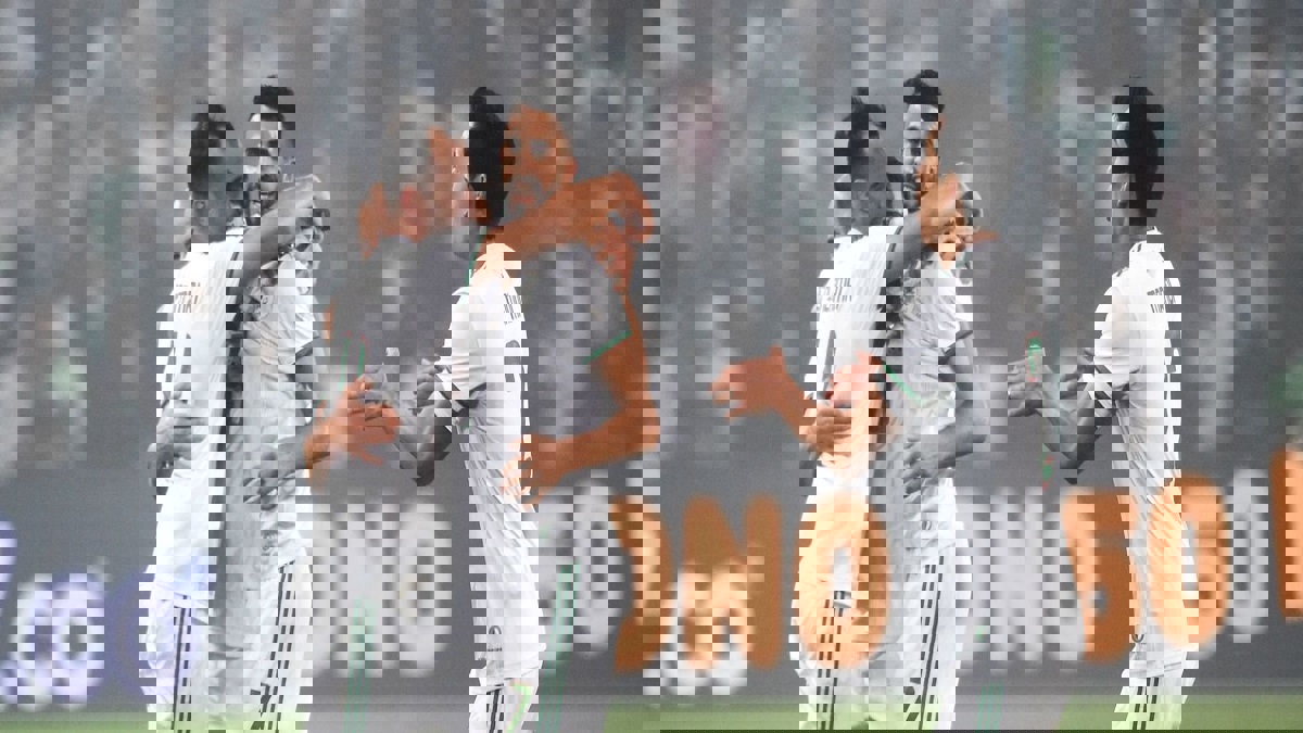 رياض محرز يقود الجزائر لصعق كولومبيا بثلاثية نظيفة (فيديو)