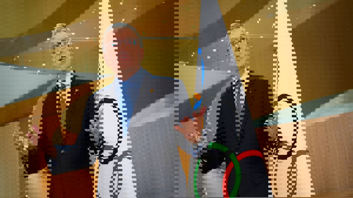 رئيس "الأولمبية الدولية" يُلمح لعقوبات على المؤيدين للحرب الروسية ضد أوكرانيا