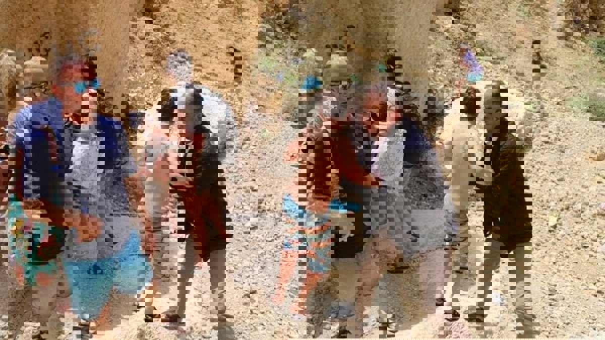 الأردن.. احتجاجات واستقالة عضو ببلدية الكرك بعد تكريم رئيسها لسياح إسرائيليين