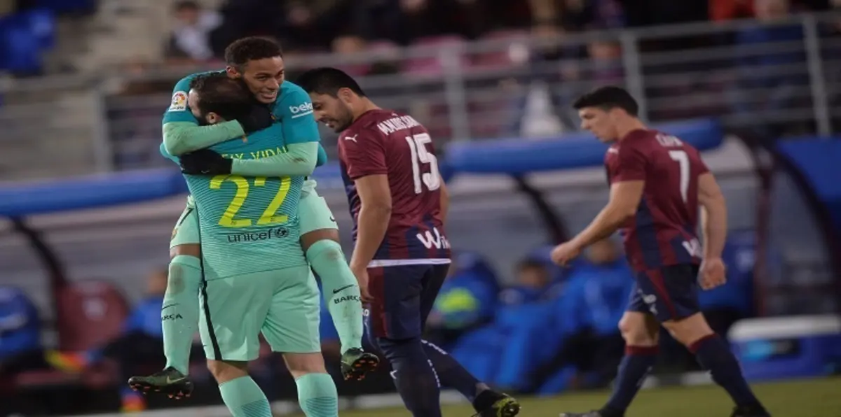 إصابة مروّعة تُنهي موسم لاعب برشلونة (فيديو)