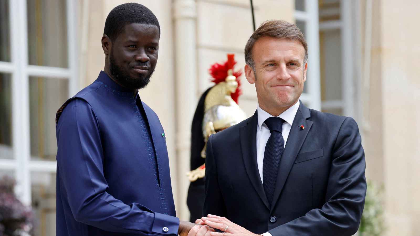 ضمن "خطة الرحيل".. فرنسا تسلم السنغال قاعدة عسكرية