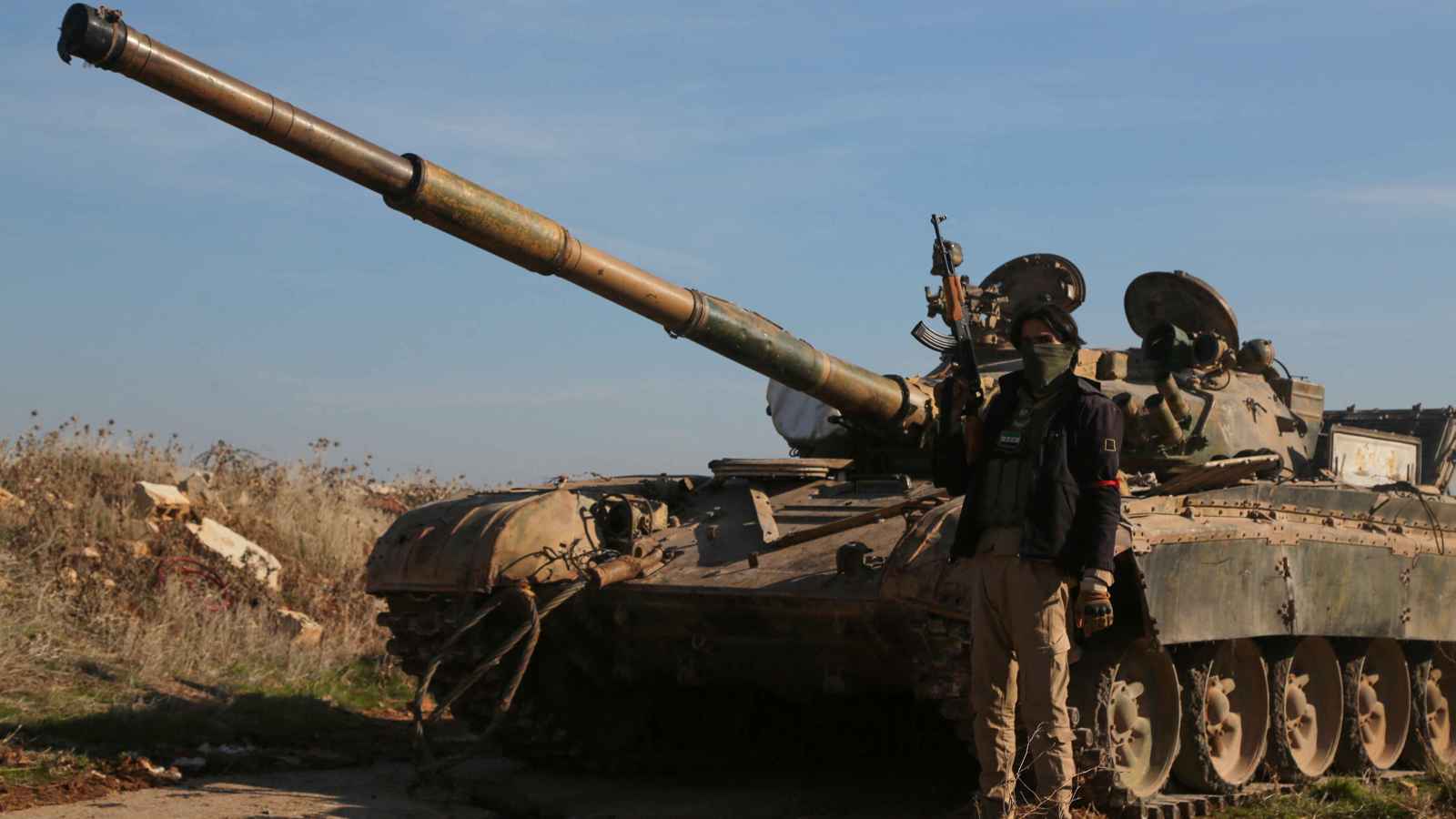 تعزيزات لبدء هجوم مضاد.. "ليلة حاسمة" في حماة