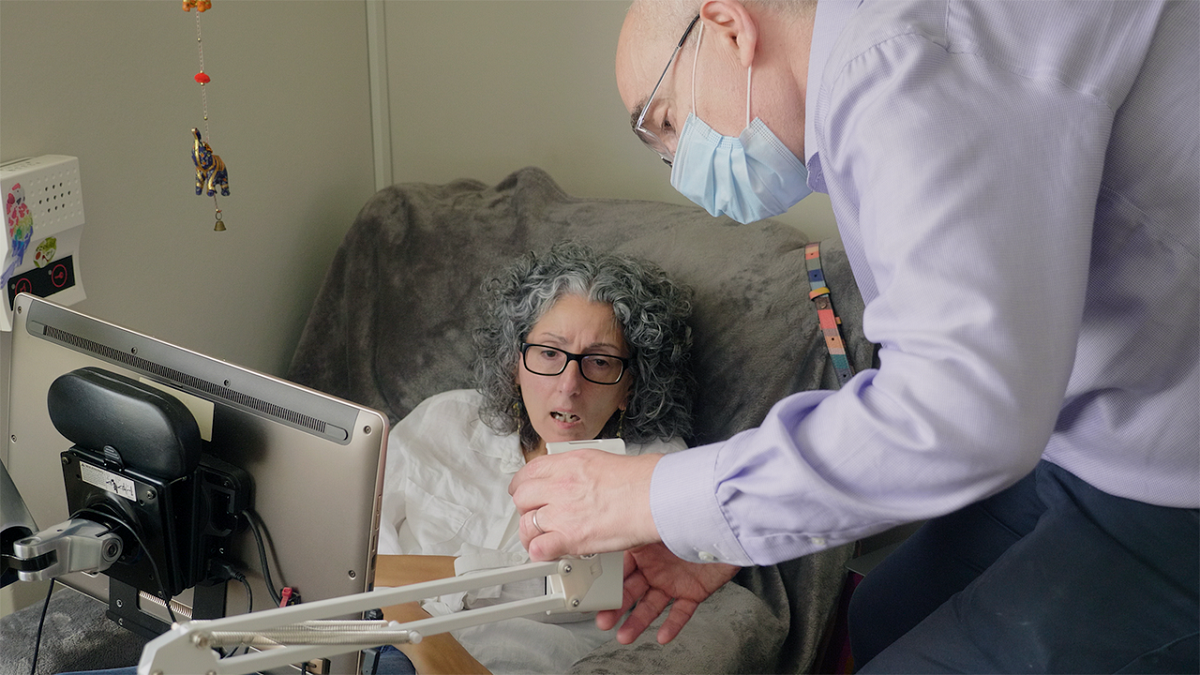 غوغل تطور تطبيقا لتسهيل التواصل مع أصحاب الإعاقات "فيديو"