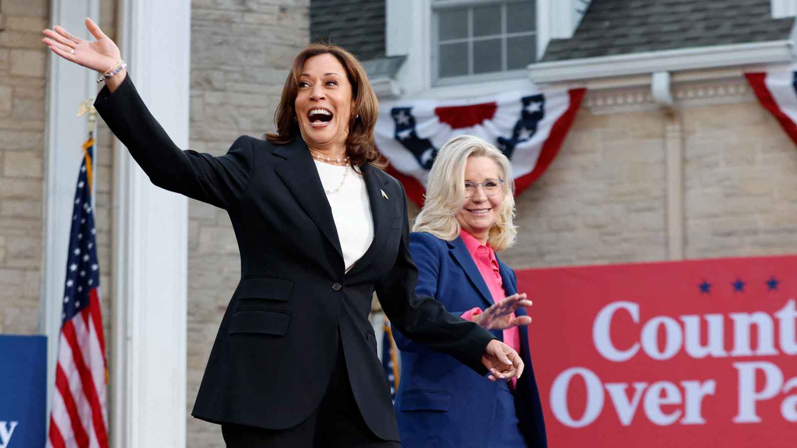 "على خطى والدها".. ابنة ديك تشيني تدعم هاريس