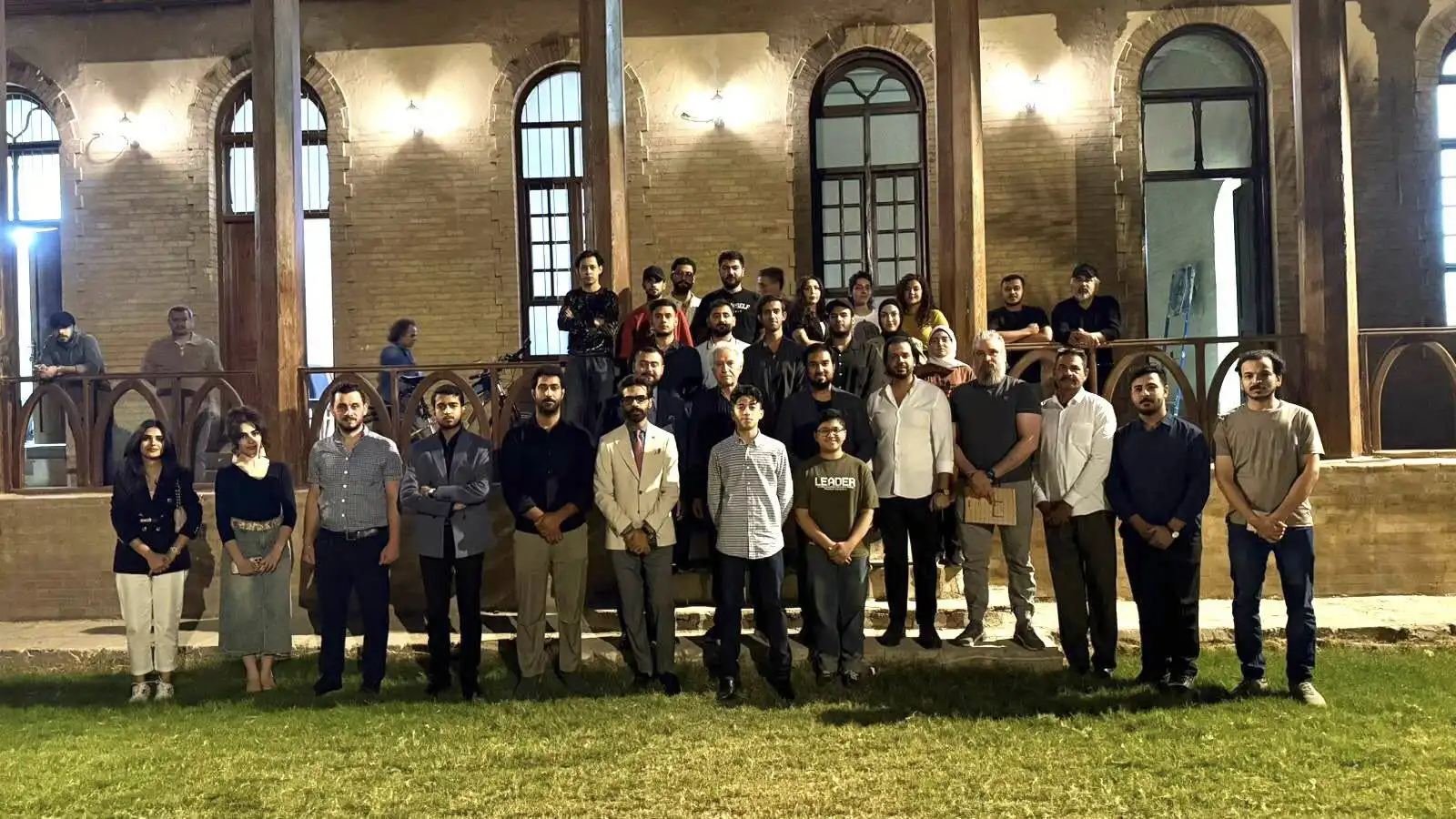 طلاب ورشة فن المقامات في العراق 