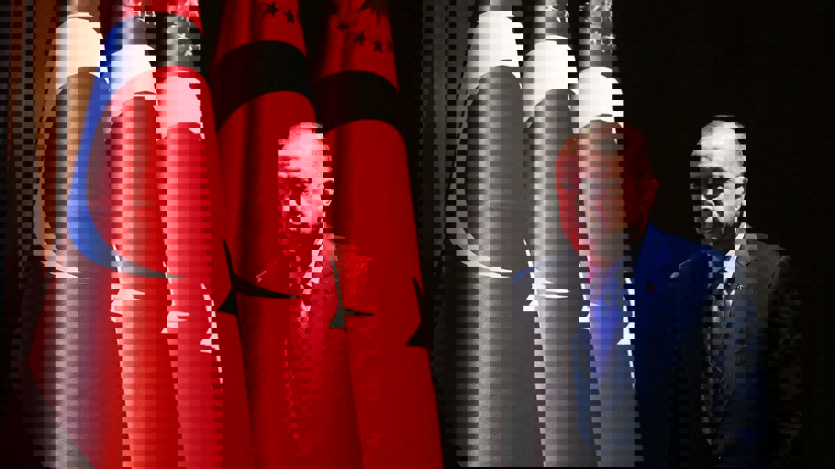 الإيكونوميست: هل تجاوز أردوغان حجمه بتدخلاته المتشعبة في المنطقة؟