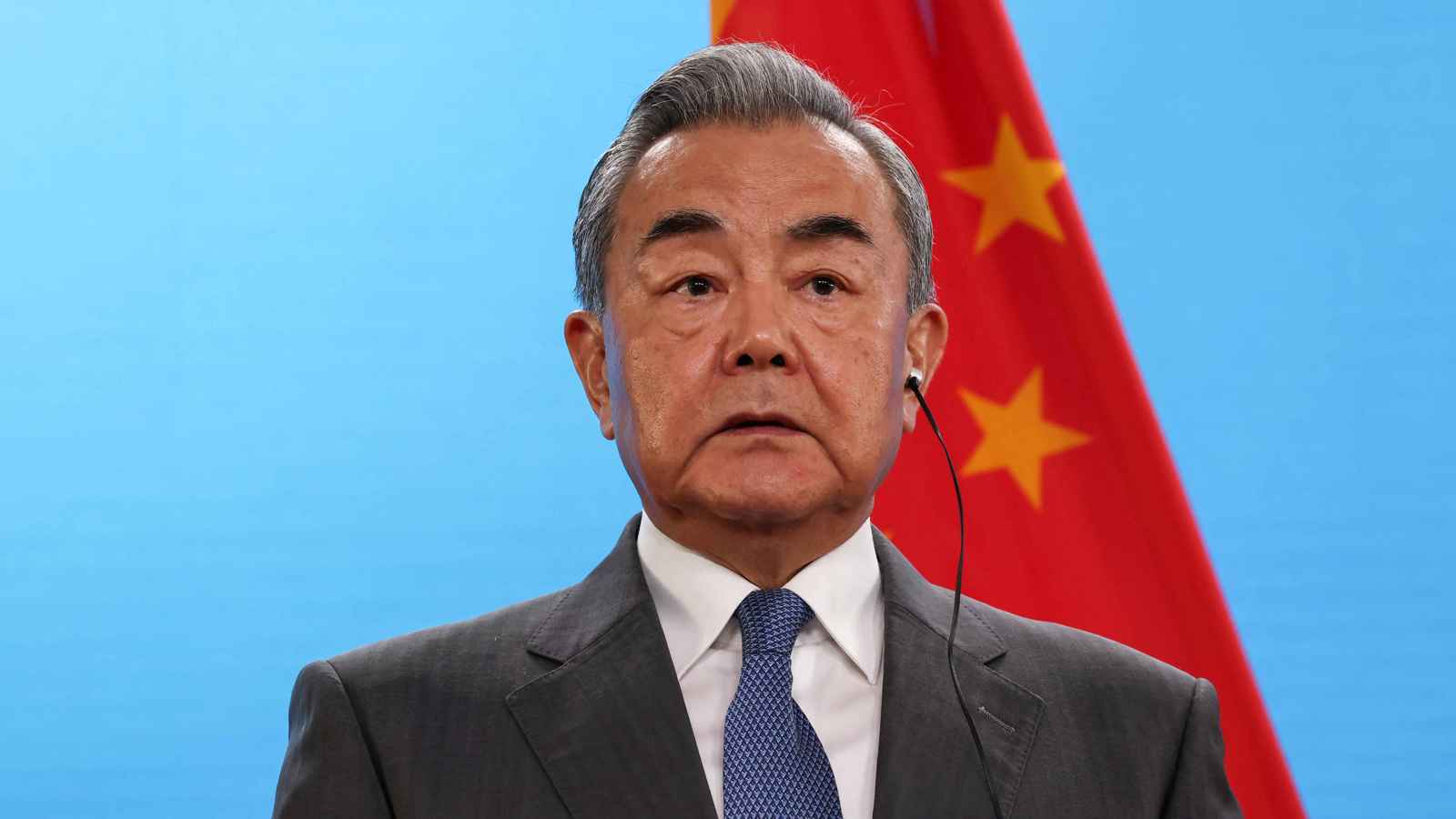 وزير الخارجية الصيني: لن نقبل خسارة روسيا أمام أوكرانيا