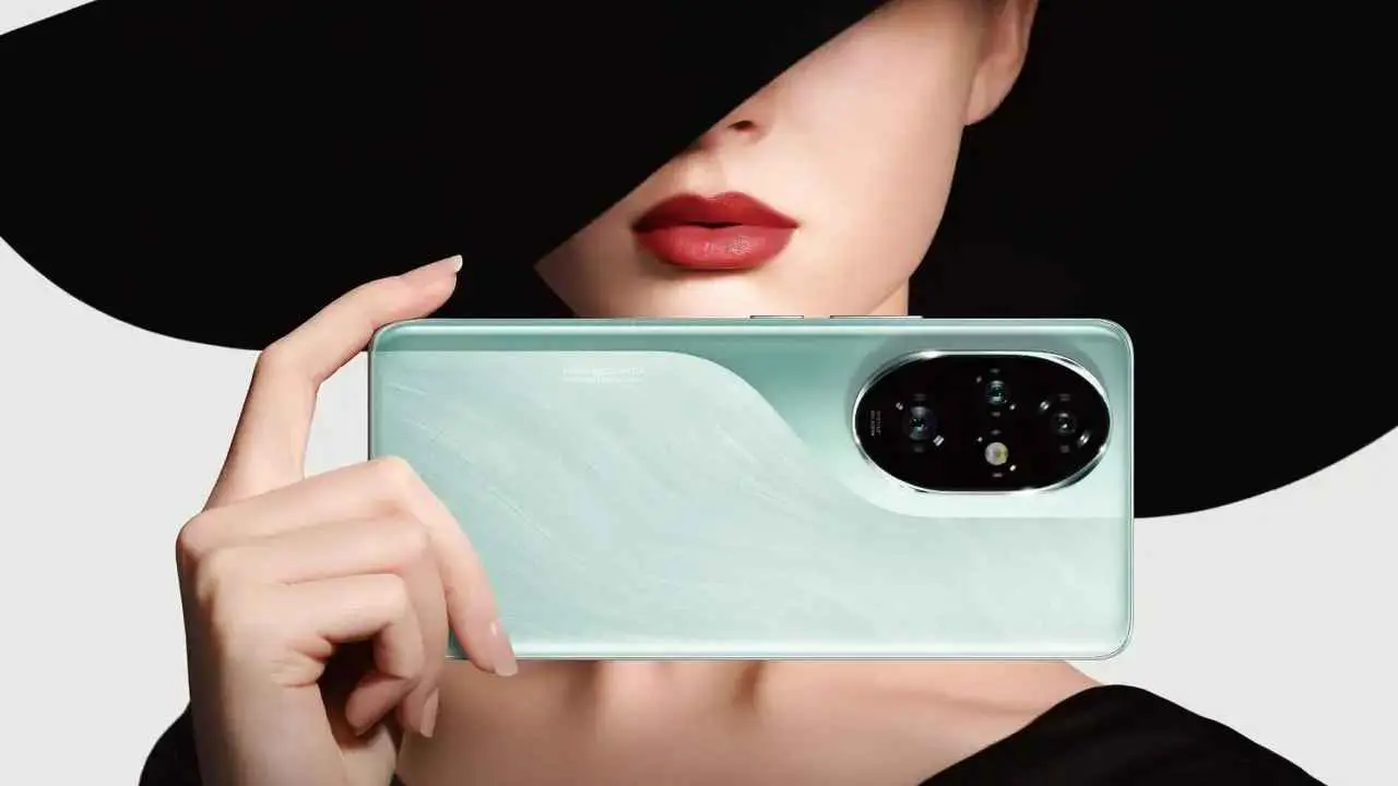 من بينها واحدة للتقريب.. لماذا يوجد أكثر من كاميرا في هاتفك؟