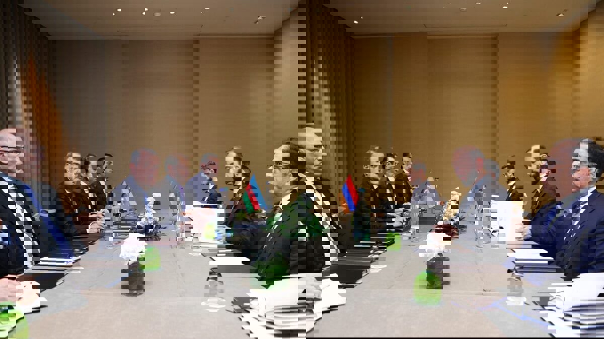 بعد أيام على مواجهات حدودية.. وزيرا خارجية أرمينيا وأذربيجان يلتقيان في جنيف