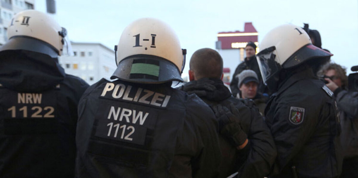 مسيرة مناهضة للمهاجرين في ألمانيا تتحول للعنف