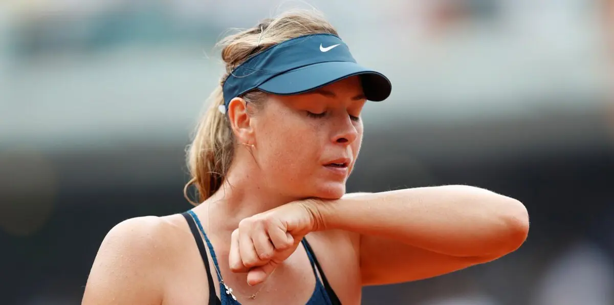 شارابوفا ترد على انتقادات سيرينا بسبب سيرتها الذاتية