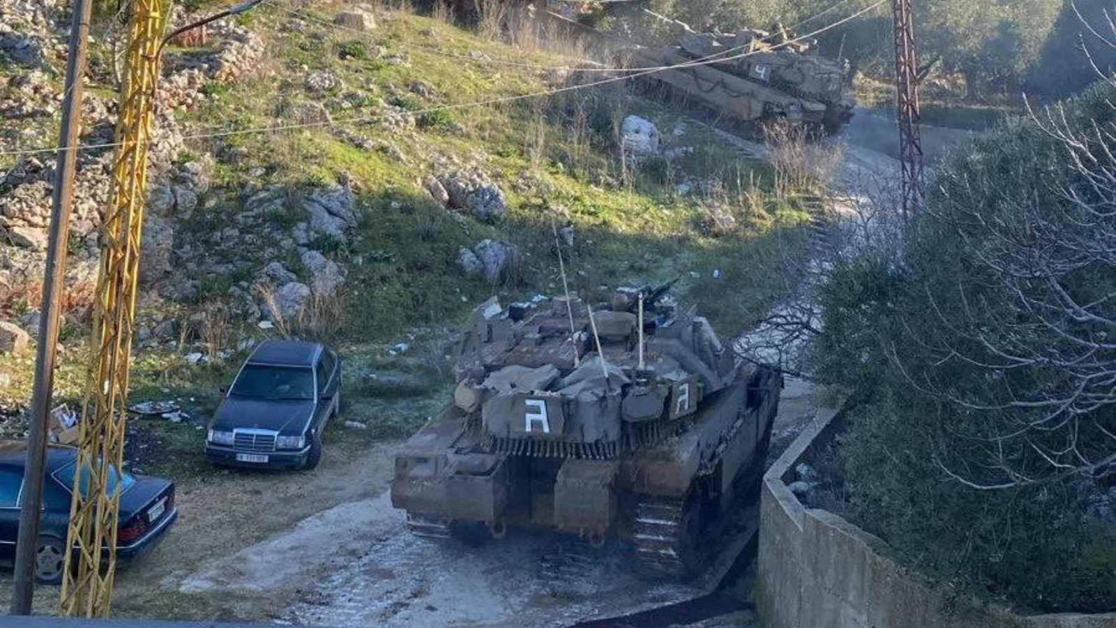 القوات الإسرائيلية تتوغل بقرية انتشر فيها الجيش اللبناني