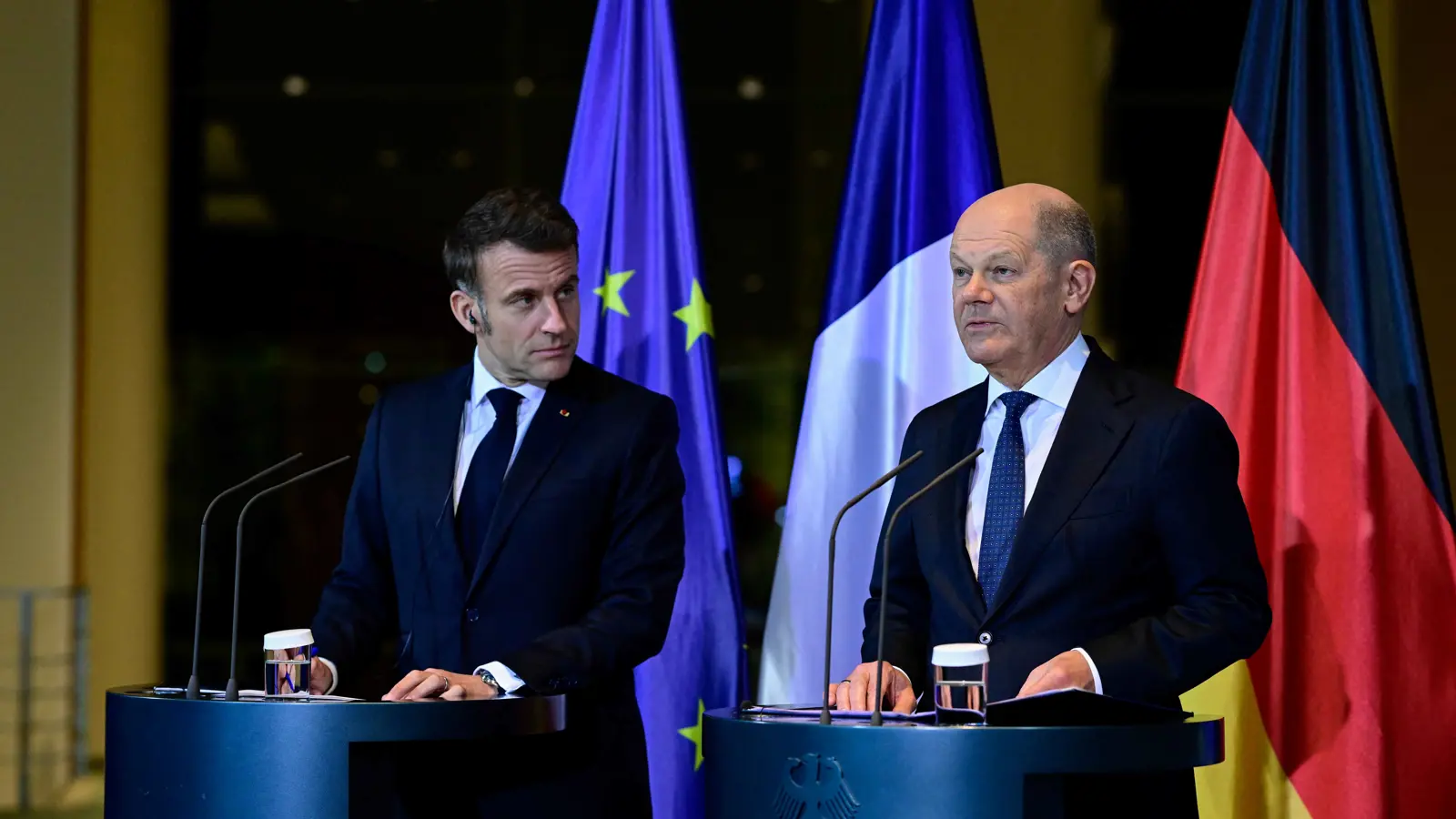 ردا على بوتين.. فرنسا وألمانيا تتعهدان بمواصلة دعم أوكرانيا عسكريًا